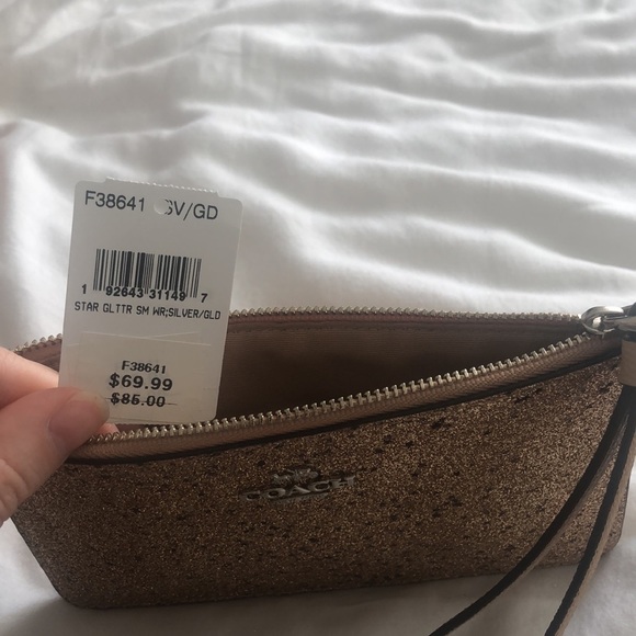 Coach wristlet - Picture 3 of 3